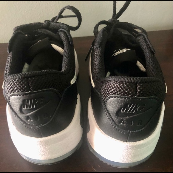 Nike AirMax Youth Size 5 - Picture 6 of 7